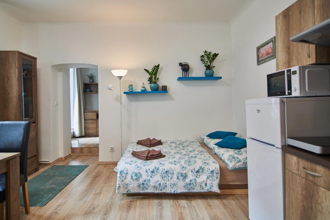 Nice Home To Stay At Prague Close To Castle With Terrace And Garden Exterior photo