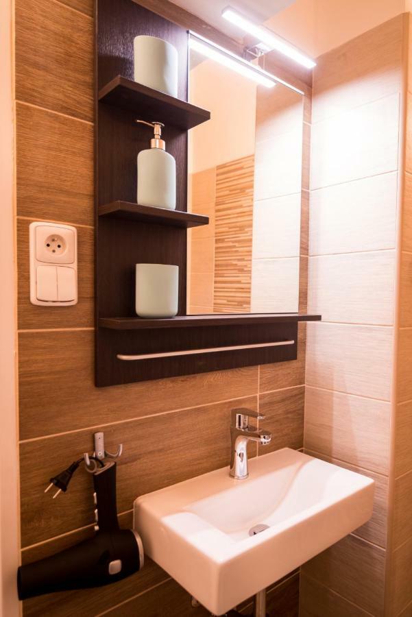 Nice Home To Stay At Prague Close To Castle With Terrace And Garden Exterior photo